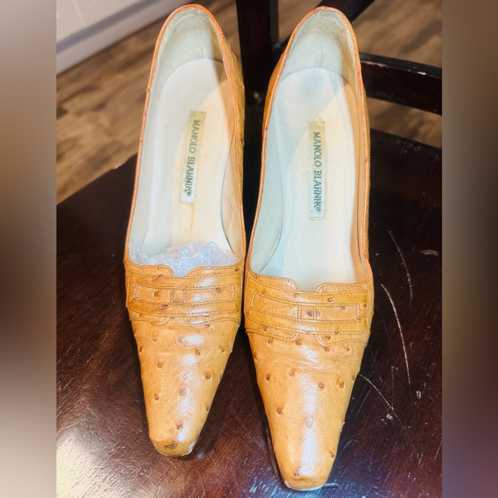 Vintage Manolo Blahnik / Size 6.5 - Picture 3 of 5